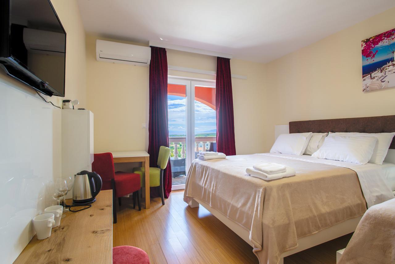 Hotel Livadic & Restaurant Ližnjan 外观 照片
