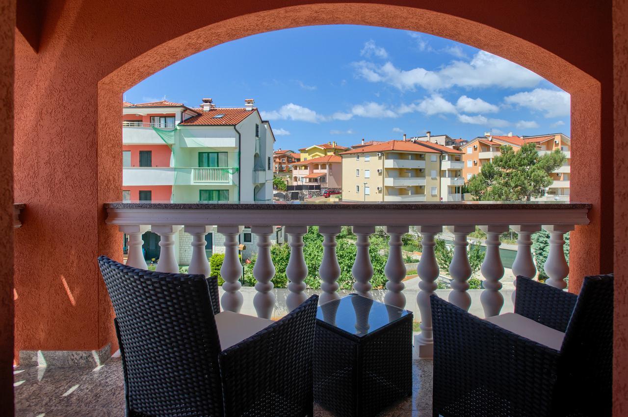 Hotel Livadic & Restaurant Ližnjan 外观 照片
