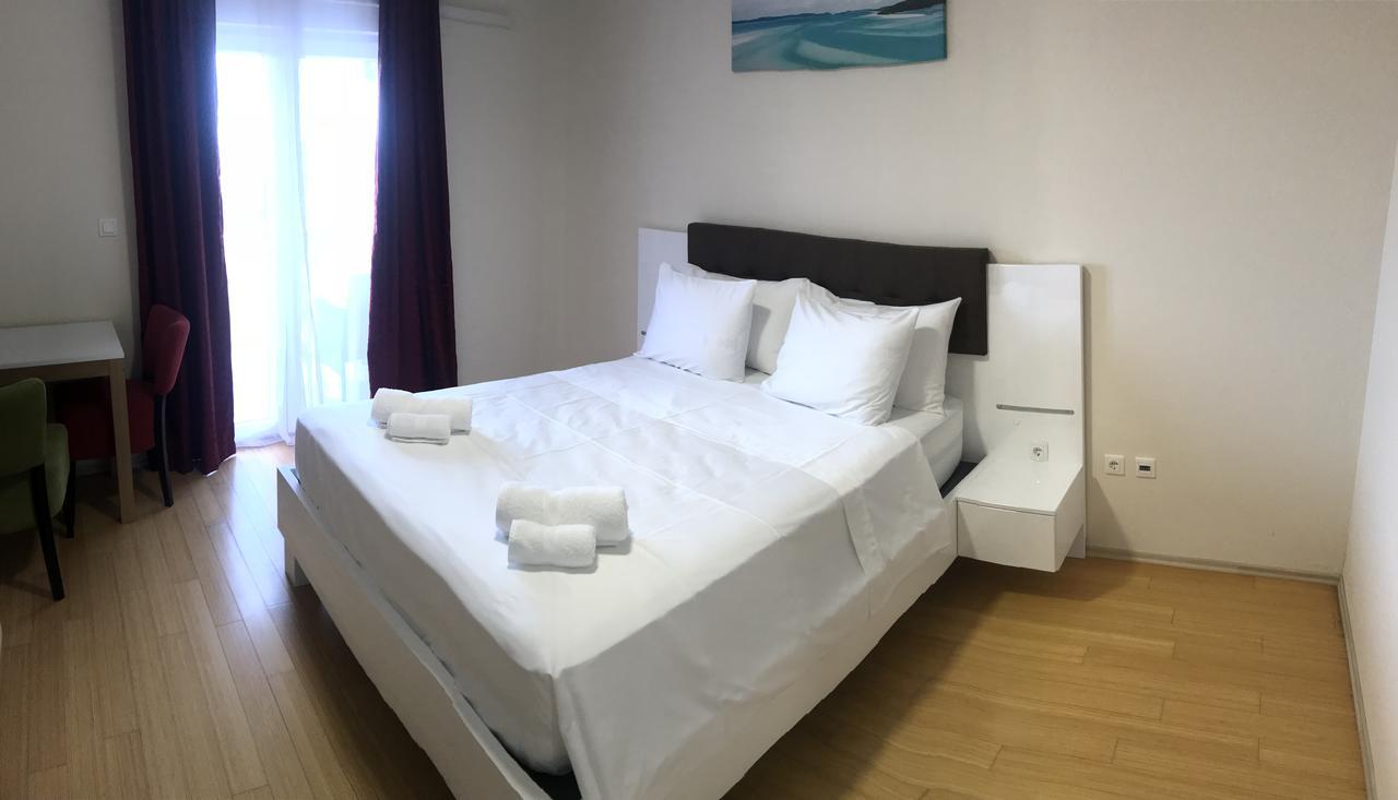 Hotel Livadic & Restaurant Ližnjan 外观 照片