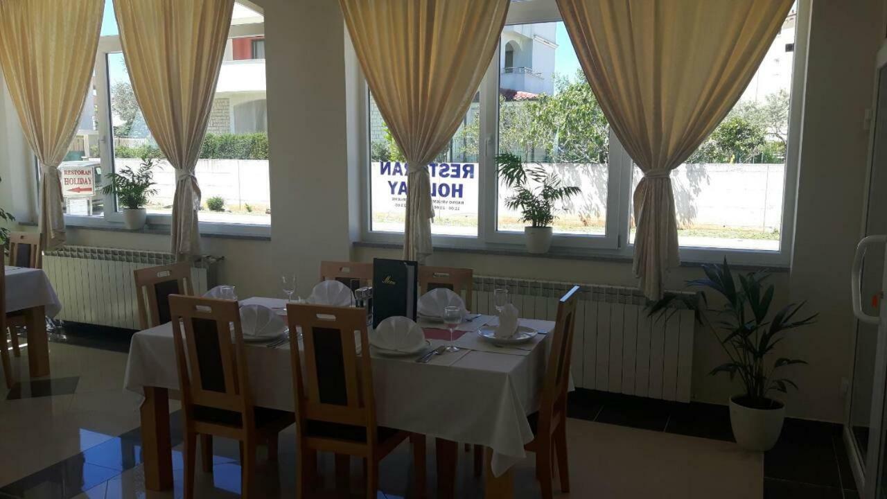 Hotel Livadic & Restaurant Ližnjan 外观 照片