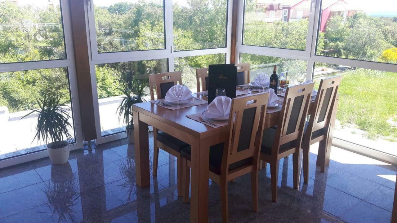 Hotel Livadic & Restaurant Ližnjan 外观 照片