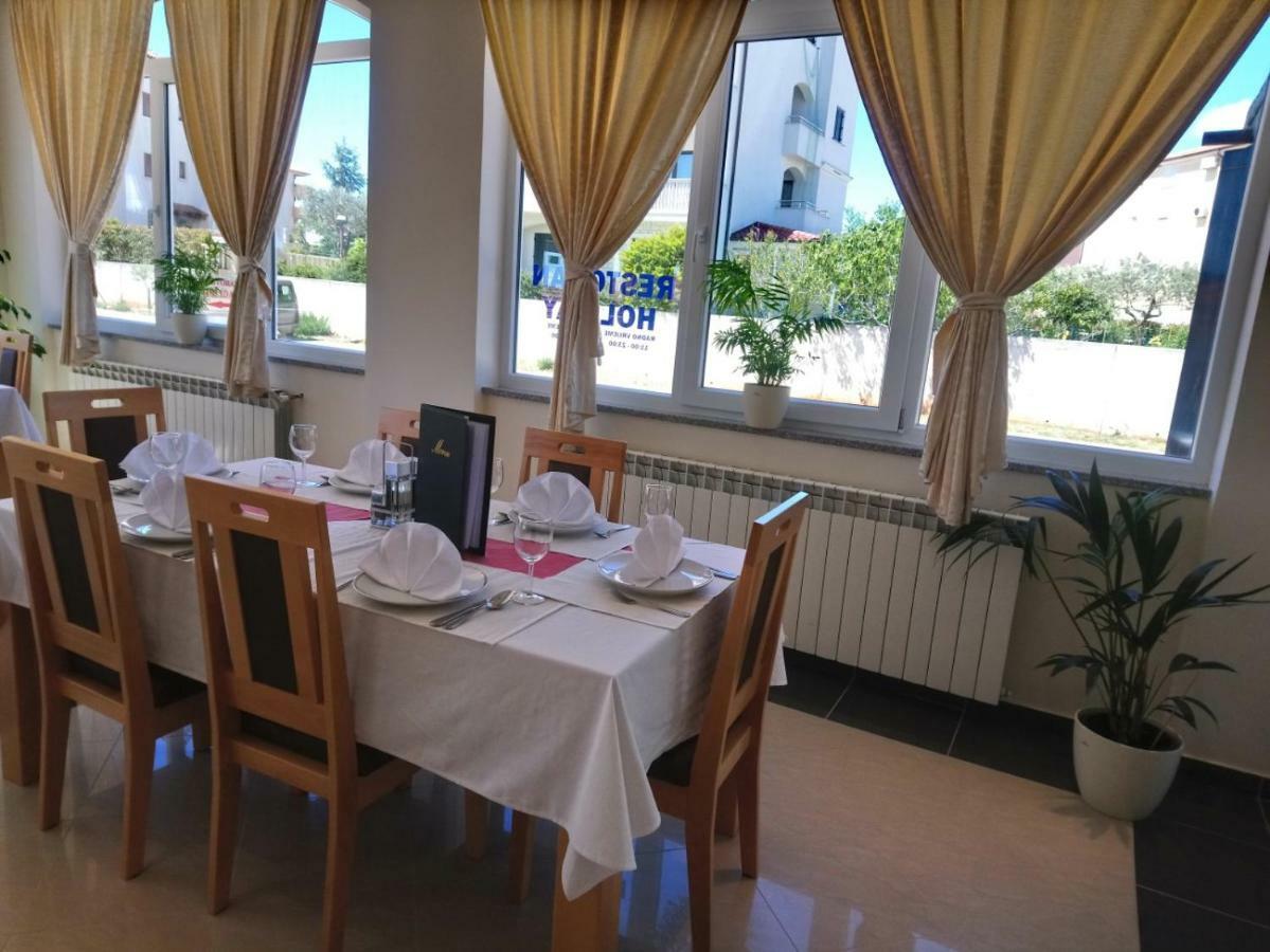 Hotel Livadic & Restaurant Ližnjan 外观 照片