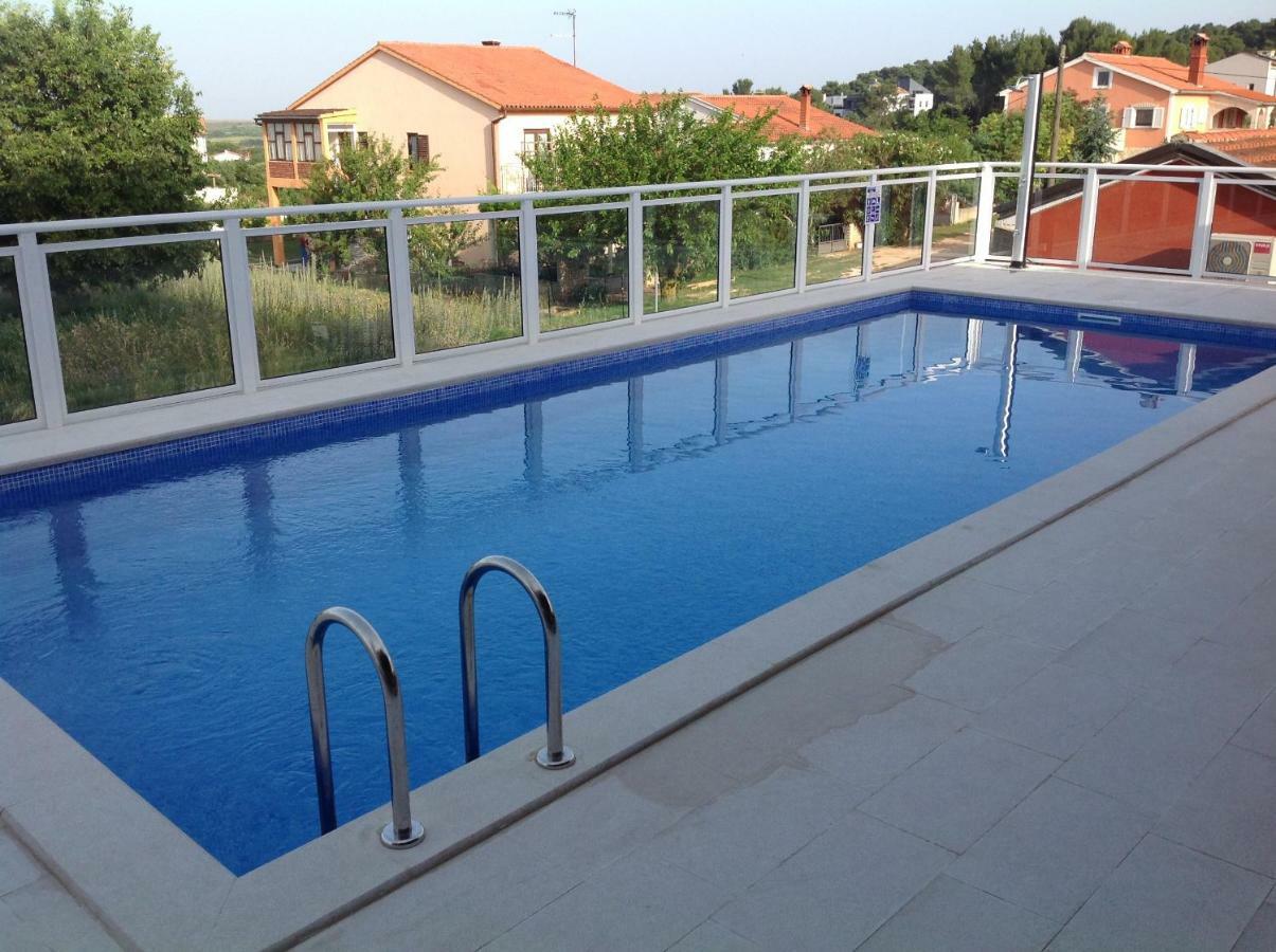 Hotel Livadic & Restaurant Ližnjan 外观 照片